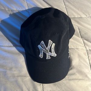 Dark blue New York Yankees Hat